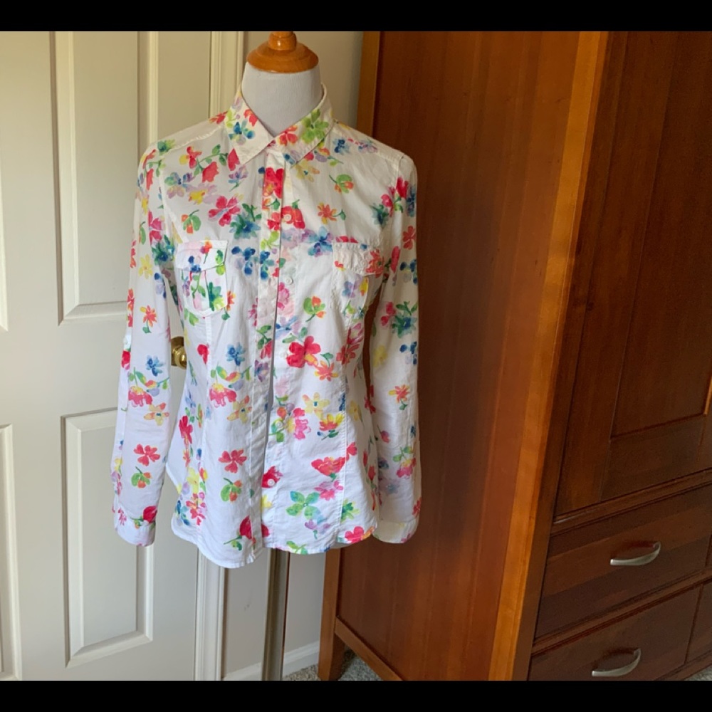 Floral Blouse to wear with your favorite jeans.